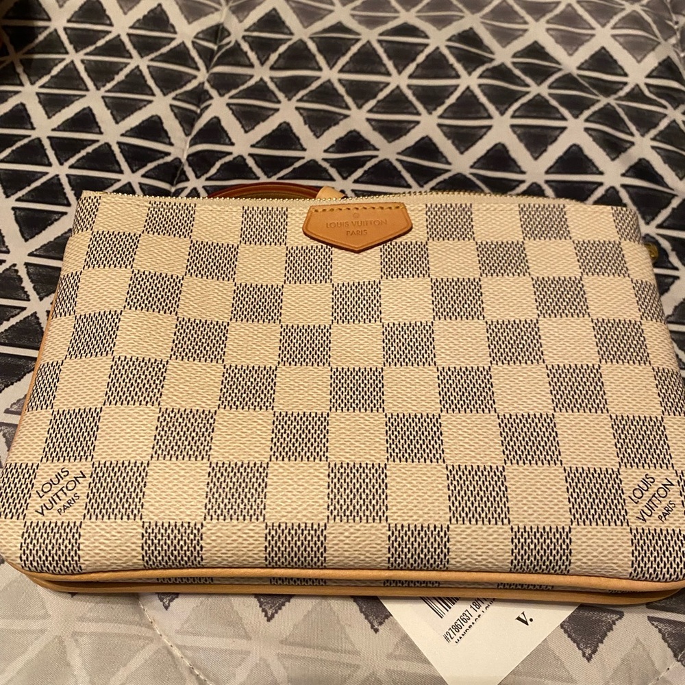 Used, has the normal wear but on good shape